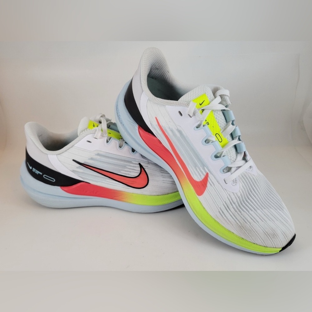 Nike Air Winflo 9 Women’s Running Shoes – Size 7.5